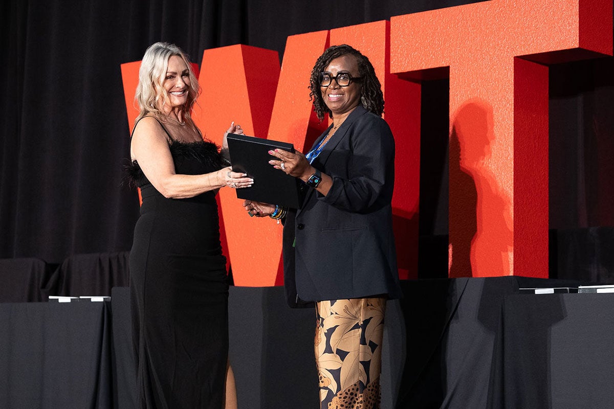 2024-Accelerate-Conference-Carleen-Herndon-Award-1200x800